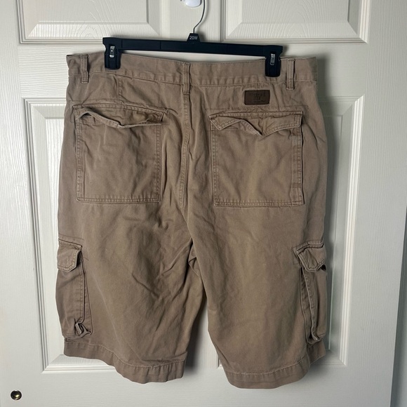 Akademiks cargo shorts - Picture 3 of 4